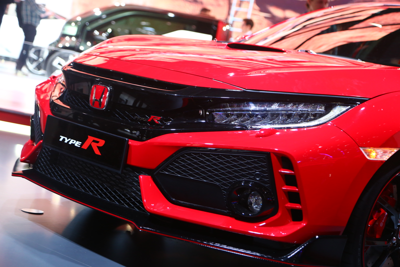 Illustration for article titled The 2018 Honda Civic Type R Is Ridiculous In All The Right Ways